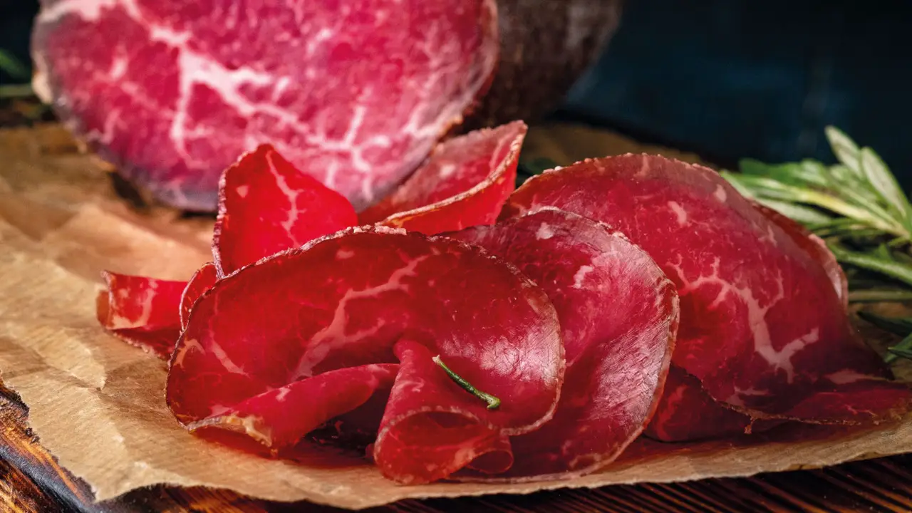Allerta sulla bresaola: ecco cosa dicono gli oncologi su questo insaccato comune