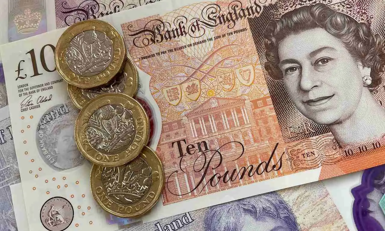 Crollo della sterlina: ecco le cause nascoste che stanno facendo precipitare la valuta inglese