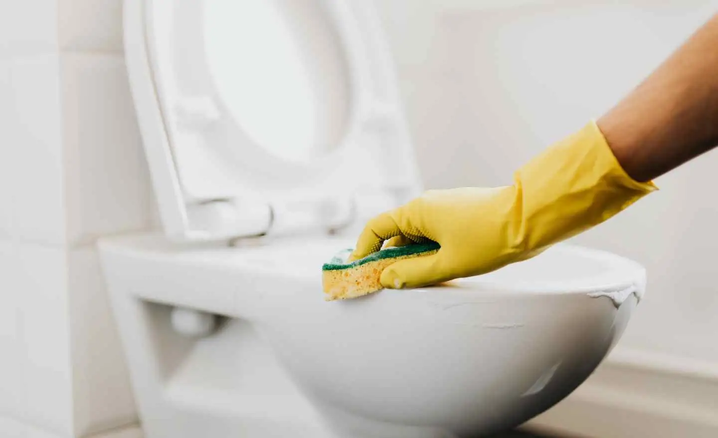 Come si disinfetta il bagno? Ecco l’errore comune che commettono quasi tutti